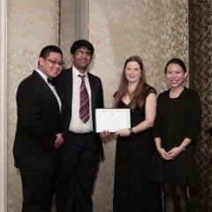 UQ Malaysian student association receiving award